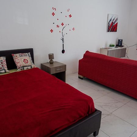 Seafront Apartment Between Valletta And Sliema Msida Exteriör bild