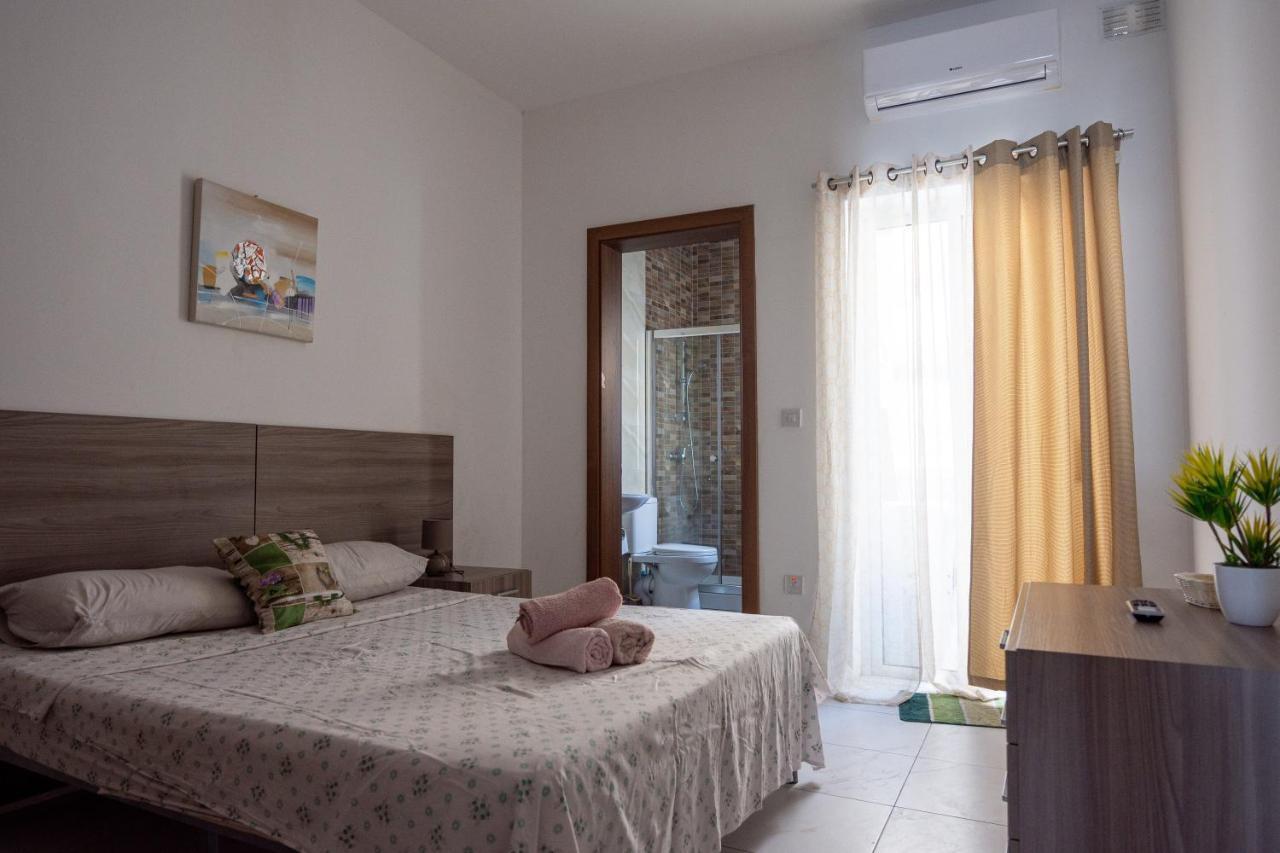 Seafront Apartment Between Valletta And Sliema Msida Exteriör bild